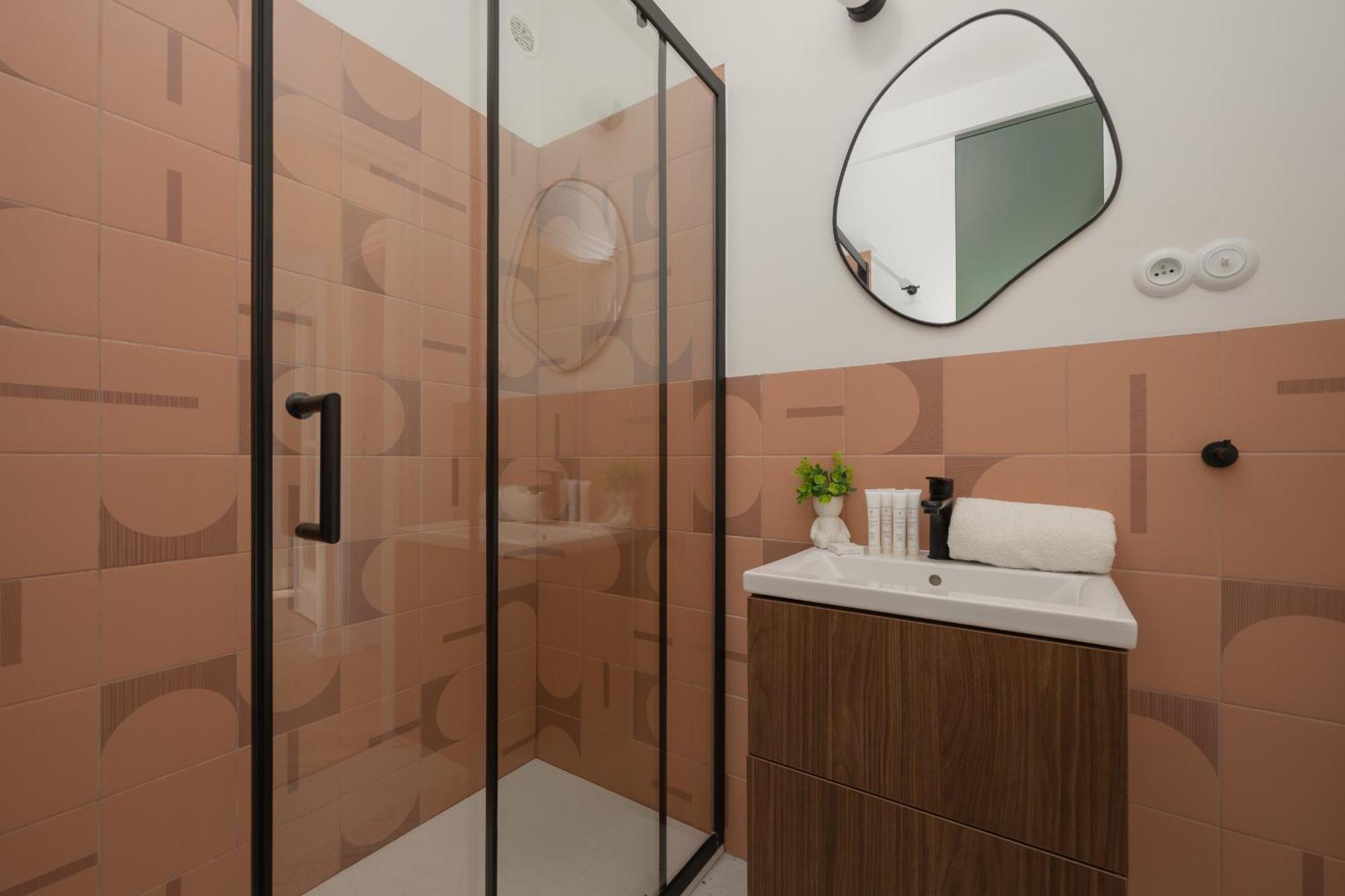 Apartment For 6 People Near Royal Baths Park By Renters Prestige Warsawa Bagian luar foto