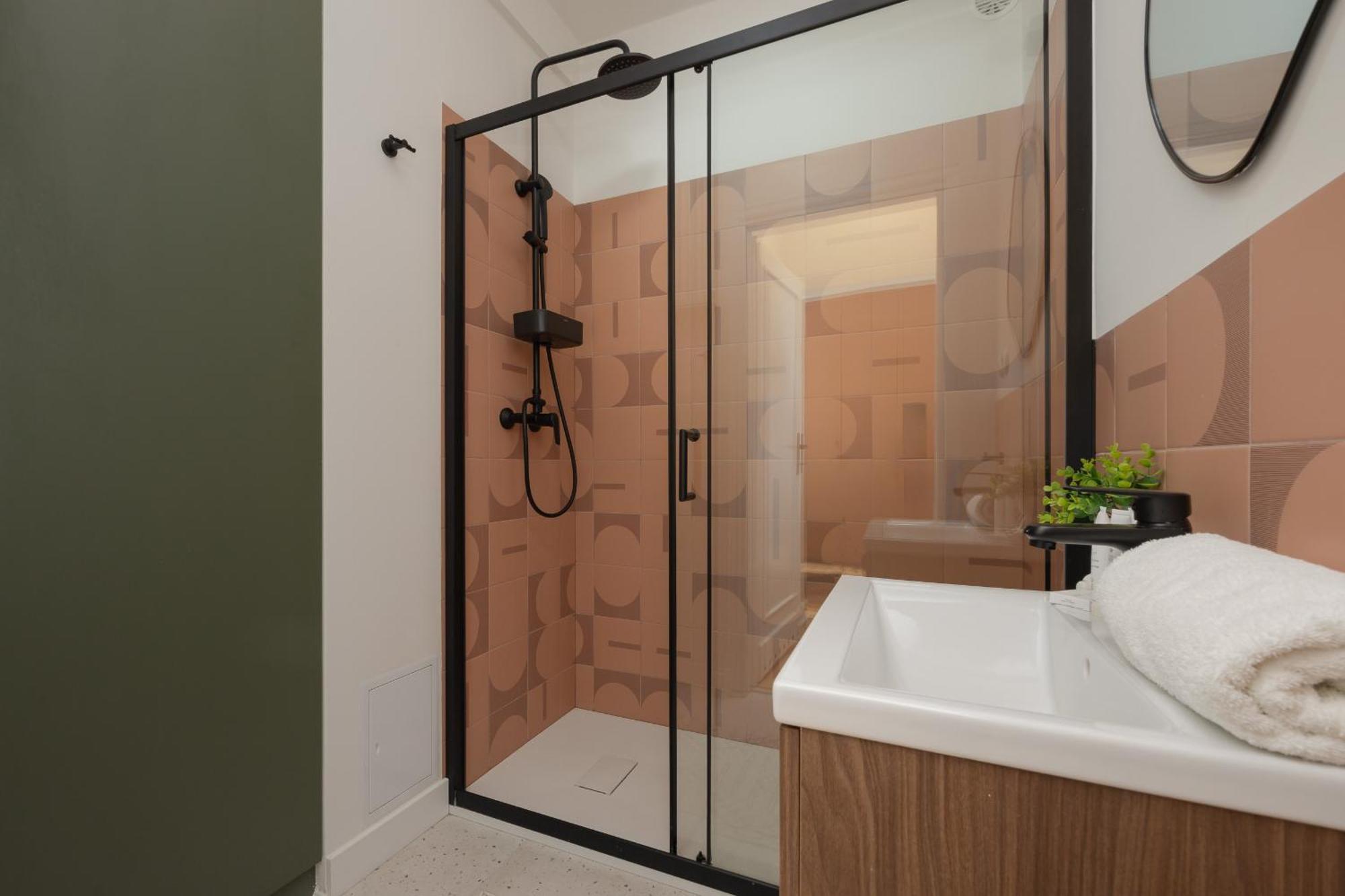 Apartment For 6 People Near Royal Baths Park By Renters Prestige Warsawa Bagian luar foto